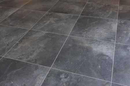 Pourquoi opter pour le carrelage grand format dans le Doubs ?